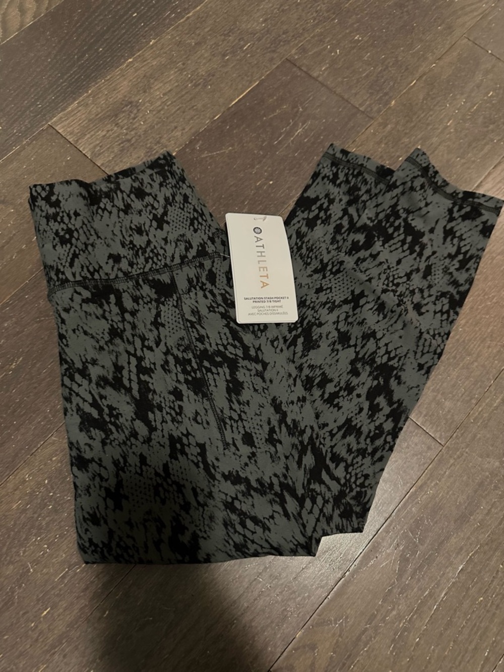 Athleta Salutation Stash Pocket II Printed 7/8 Leggings Gray Black Size M NWT